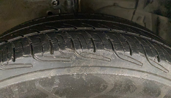 2017 Maruti Swift Dzire VDI, Diesel, Manual, 1,00,280 km, Right Front Tyre Tread