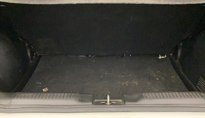 2021 Maruti Swift VXI, Petrol, Manual, 40,394 km, Boot Inside