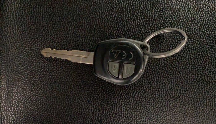 2021 Maruti Swift VXI, Petrol, Manual, 40,394 km, Key Close Up