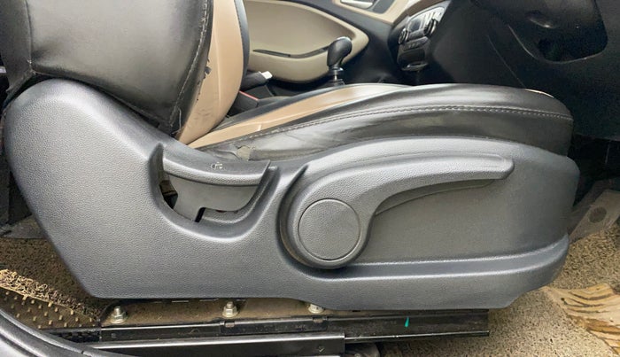 2016 Hyundai Elite i20 ASTA 1.2, Petrol, Manual, 54,734 km, Driver Side Adjustment Panel