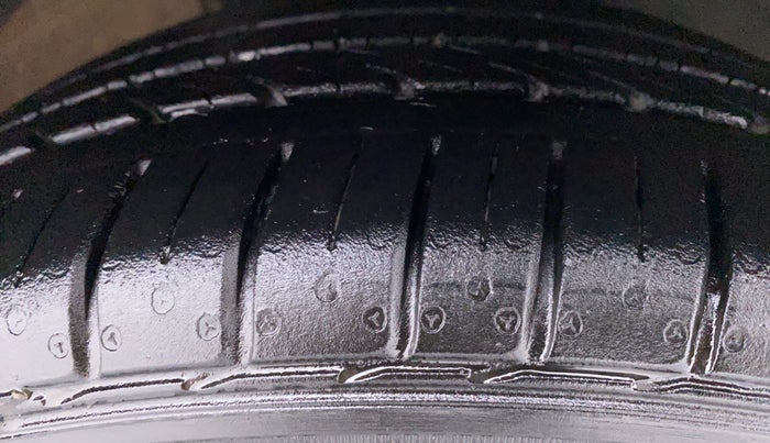 2021 Volkswagen Polo HIGHLINE PLUS 1.0 TSI AT, Petrol, Automatic, 22,332 km, Right Front Tyre Tread