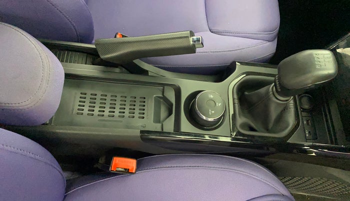 2023 Tata NEXON FEARLESS PURPLE + SUNROOF DUAL TONE 1.2 PETROL, Petrol, Manual, 27,101 km, Gear Lever