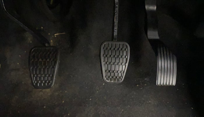 2023 Tata NEXON FEARLESS PURPLE + SUNROOF DUAL TONE 1.2 PETROL, Petrol, Manual, 27,101 km, Pedals