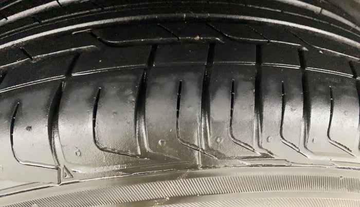 2023 Tata NEXON FEARLESS PURPLE + SUNROOF DUAL TONE 1.2 PETROL, Petrol, Manual, 27,101 km, Right Rear Tyre Tread