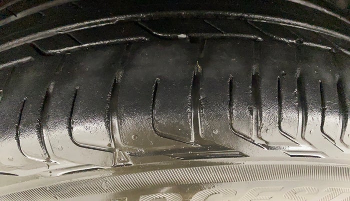 2023 Tata NEXON FEARLESS PURPLE + SUNROOF DUAL TONE 1.2 PETROL, Petrol, Manual, 27,101 km, Left Front Tyre Tread