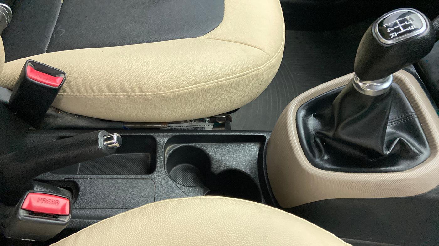 2017 Hyundai Xcent S 1.2, Petrol, Manual, 39,080 km, Gear Lever