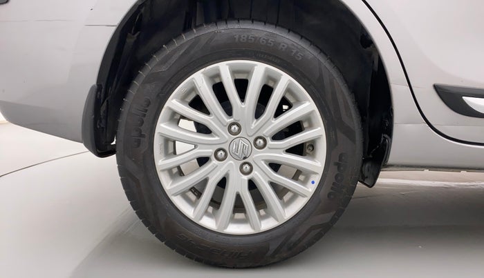2022 Maruti Dzire ZXI AMT, Petrol, Automatic, 42,000 km, Right Rear Wheel