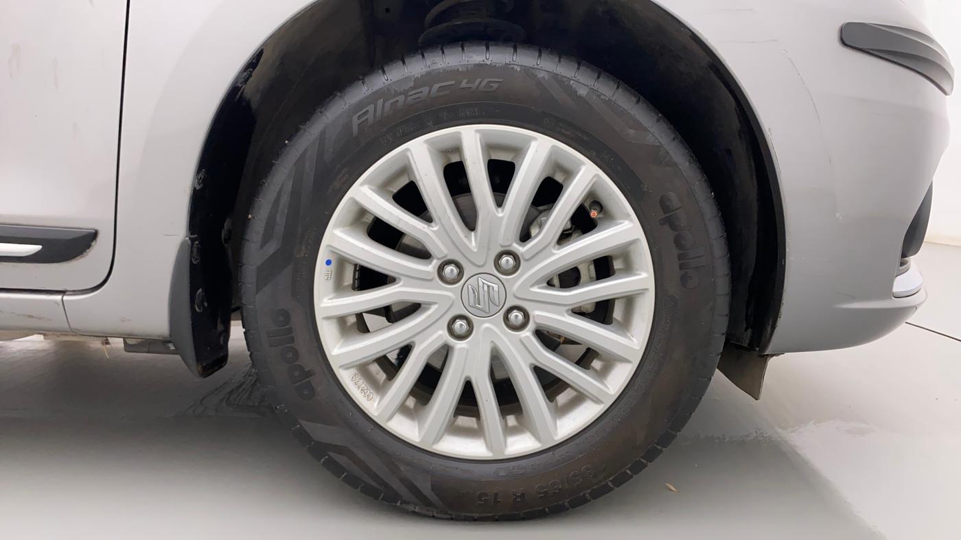 2022 Maruti Dzire ZXI AMT, Petrol, Automatic, 42,000 km, Right Front Wheel