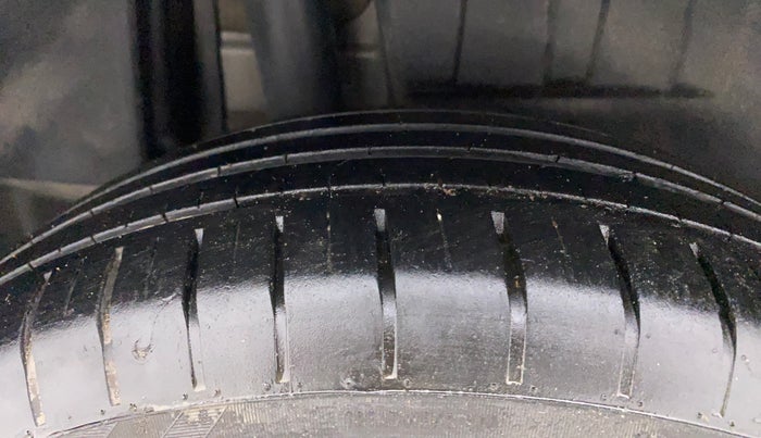 2022 Maruti Dzire ZXI AMT, Petrol, Automatic, 42,000 km, Right Rear Tyre Tread