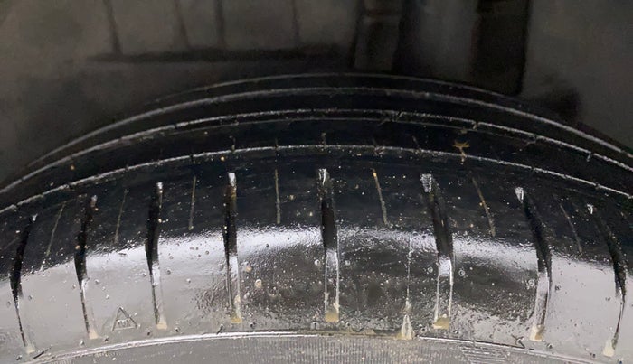 2022 Maruti Dzire ZXI AMT, Petrol, Automatic, 42,000 km, Left Rear Tyre Tread