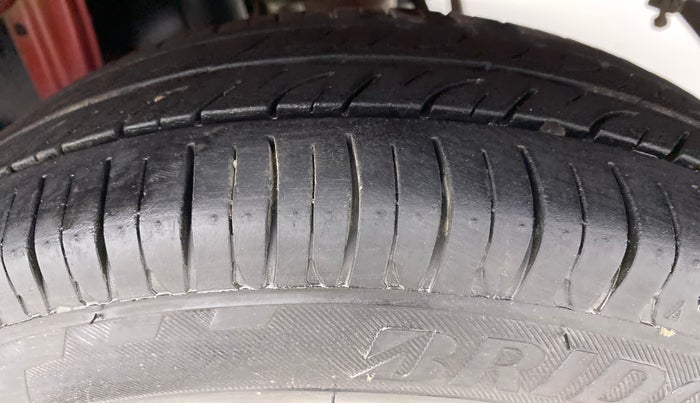 2015 Maruti Alto 800 LXI, Petrol, Manual, 48,287 km, Left Rear Tyre Tread