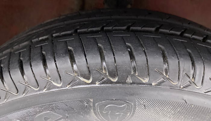 2015 Maruti Alto 800 LXI, Petrol, Manual, 48,287 km, Right Front Tyre Tread