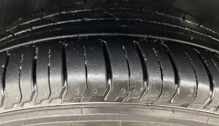 2021 Hyundai NEW I20 ASTA (O) 1.5 CRDI MT, Diesel, Manual, 84,368 km, Left Front Tyre Tread