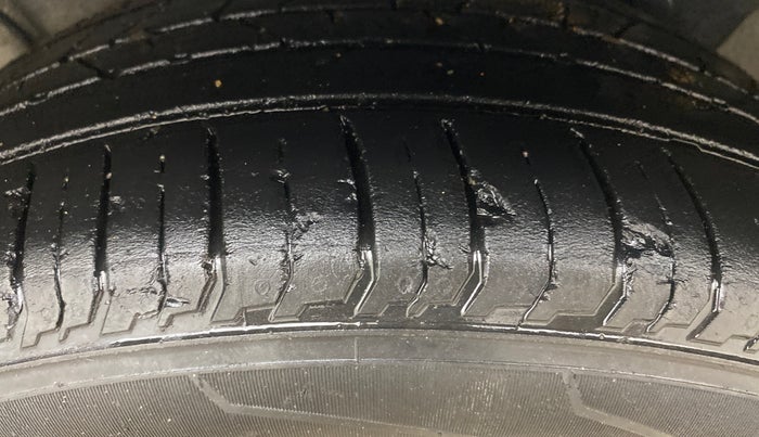 2021 Hyundai NEW I20 ASTA (O) 1.5 CRDI MT, Diesel, Manual, 84,368 km, Left Rear Tyre Tread