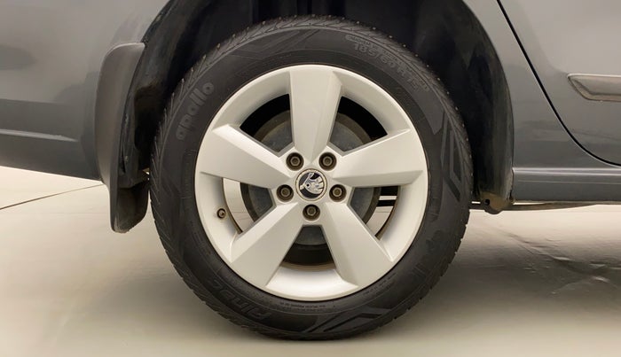 2016 Skoda Rapid 1.5 TDI CR STYLE PLUS AT, Diesel, Automatic, 63,246 km, Right Rear Wheel
