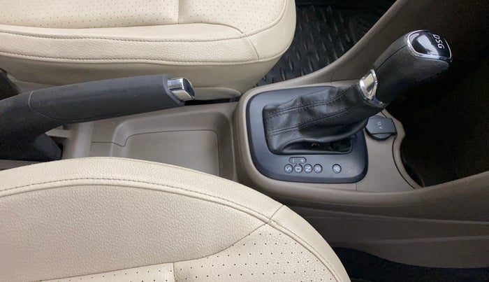 2016 Skoda Rapid 1.5 TDI CR STYLE PLUS AT, Diesel, Automatic, 63,246 km, Gear Lever