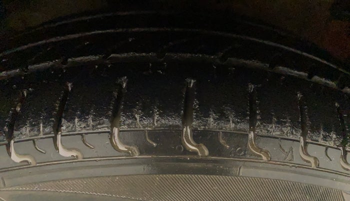 2014 Maruti Celerio VXI AMT, Petrol, Automatic, 98,502 km, Left Front Tyre Tread