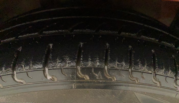 2014 Maruti Celerio VXI AMT, Petrol, Automatic, 98,502 km, Right Front Tyre Tread
