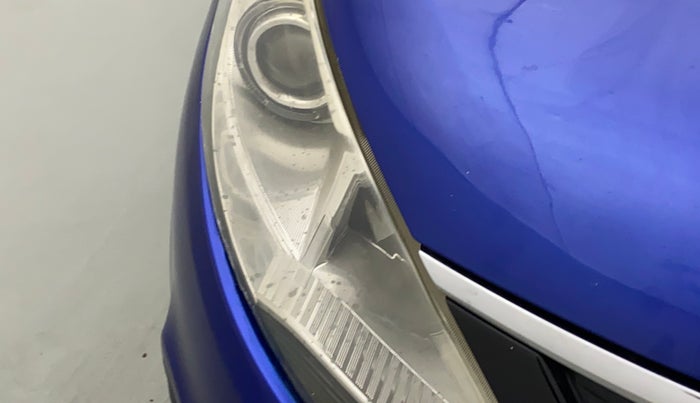 2015 Tata Zest XT PETROL, Petrol, Manual, 30,609 km, Right headlight - Clamp has minor damage