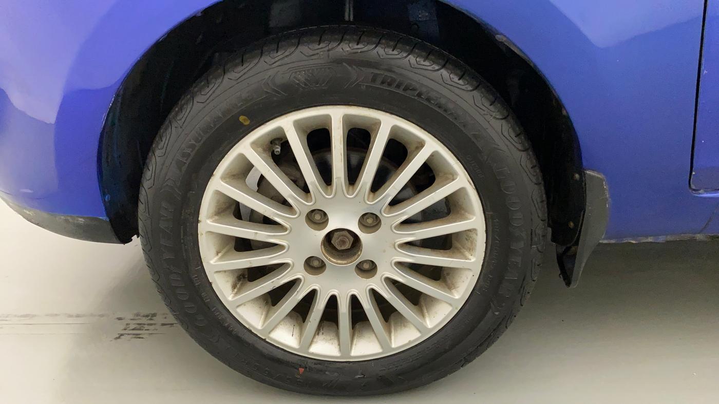 2015 Tata Zest XT PETROL, Petrol, Manual, 30,609 km, Left Front Wheel