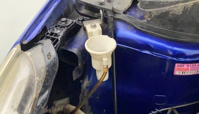 2015 Tata Zest XT PETROL, Petrol, Manual, 30,609 km, Front windshield - Wiper bottle cap missing