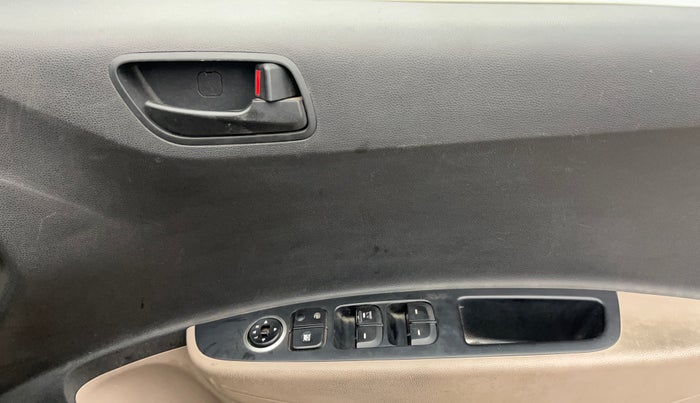 2015 Hyundai Grand i10 MAGNA 1.2 KAPPA VTVT, Petrol, Manual, 28,409 km, Driver Side Door Panels Control