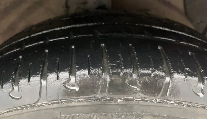 2015 Hyundai Grand i10 MAGNA 1.2 KAPPA VTVT, Petrol, Manual, 28,409 km, Right Front Tyre Tread