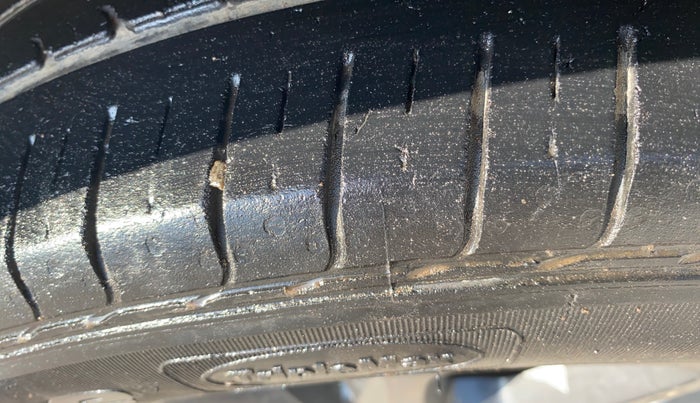 2020 Hyundai Elite i20 SPORTZ PLUS 1.2, Petrol, Manual, 38,720 km, Left Front Tyre Tread