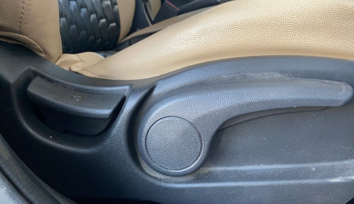 2020 Hyundai Elite i20 SPORTZ PLUS 1.2, Petrol, Manual, 38,720 km, Driver Side Adjustment Panel