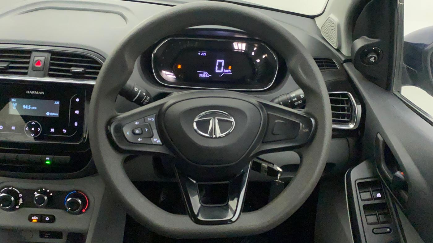 2022 Tata Tiago XT CNG, CNG, Manual, 35,554 km, Steering Wheel Close Up