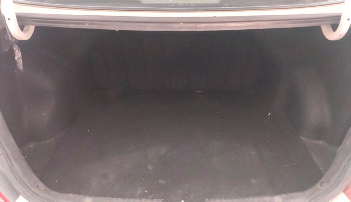 2013 Hyundai Verna FLUIDIC 1.6 CRDI SX OPT, Diesel, Manual, 86,285 km, Boot Inside