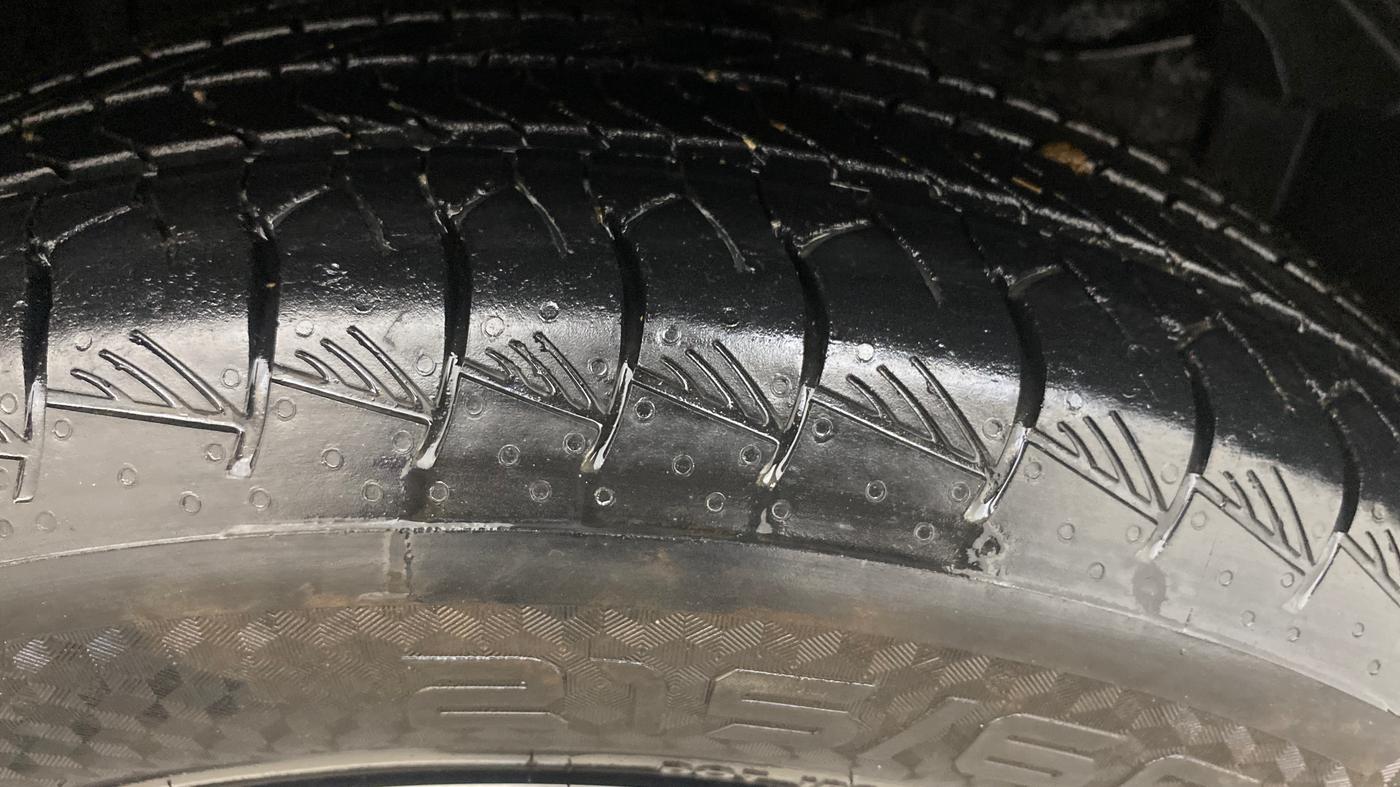 2023 Maruti Grand Vitara ZETA PLUS  HYBRID ECVT, Hybrid, Automatic, 48,890 km, Right Front Tyre Tread