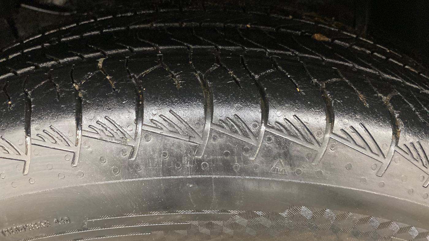 2023 Maruti Grand Vitara ZETA PLUS  HYBRID ECVT, Hybrid, Automatic, 48,890 km, Left Front Tyre Tread