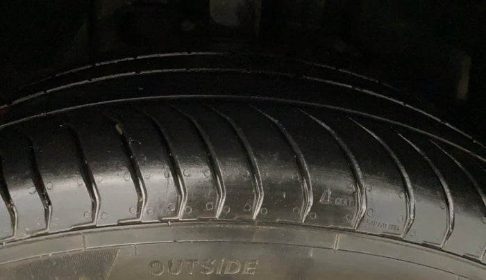 2019 Tata NEXON XMA PETROL, Petrol, Automatic, 90,682 km, Right Front Tyre Tread
