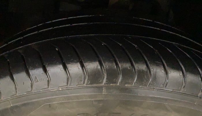 2019 Tata NEXON XMA PETROL, Petrol, Automatic, 90,682 km, Left Front Tyre Tread