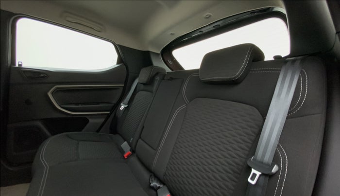 2021 Renault Kiger RXZ AMT 1.0 DUAL TONE, Petrol, Automatic, 10,919 km, Right Side Rear Door Cabin
