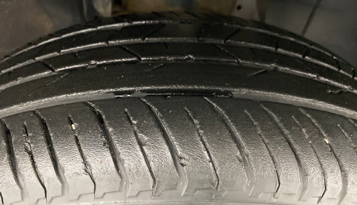 2021 Renault Kiger RXZ AMT 1.0 DUAL TONE, Petrol, Automatic, 10,919 km, Right Front Tyre Tread