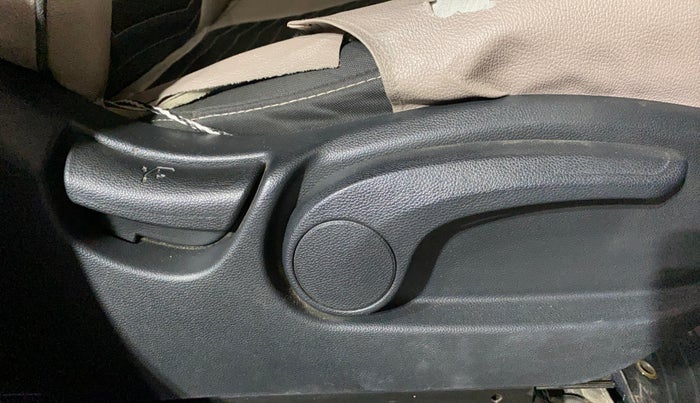 2018 Hyundai Creta SX 1.6 PETROL, Petrol, Manual, 28,444 km, Driver Side Adjustment Panel