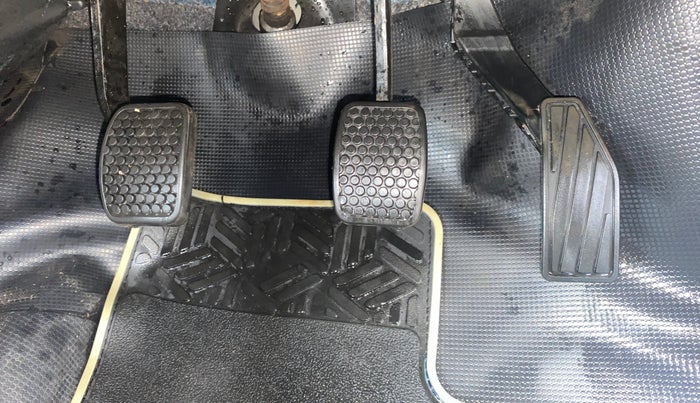 2020 Maruti Alto VXI, Petrol, Manual, 32,675 km, Pedals