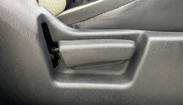 2020 Maruti Alto VXI, Petrol, Manual, 32,675 km, Driver Side Adjustment Panel