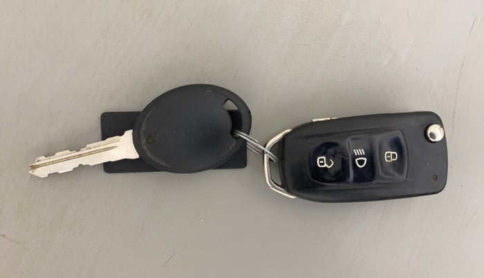 2014 Tata Zest XT PETROL, Petrol, Manual, 86,702 km, Key Close Up