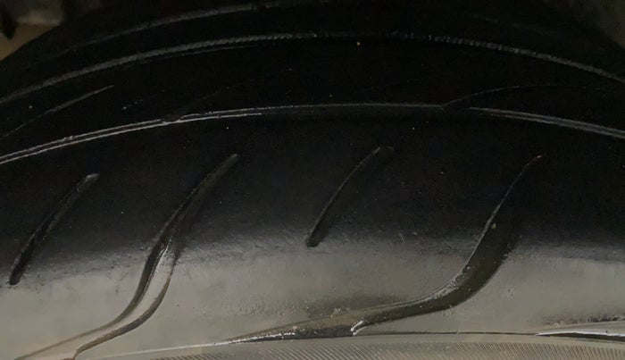 2014 Tata Zest XT PETROL, Petrol, Manual, 86,702 km, Right Rear Tyre Tread