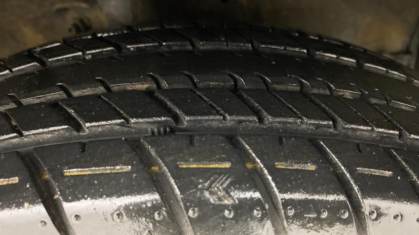 2017 Maruti Celerio ZXI D, Petrol, Manual, 23,170 km, Right Front Tyre Tread