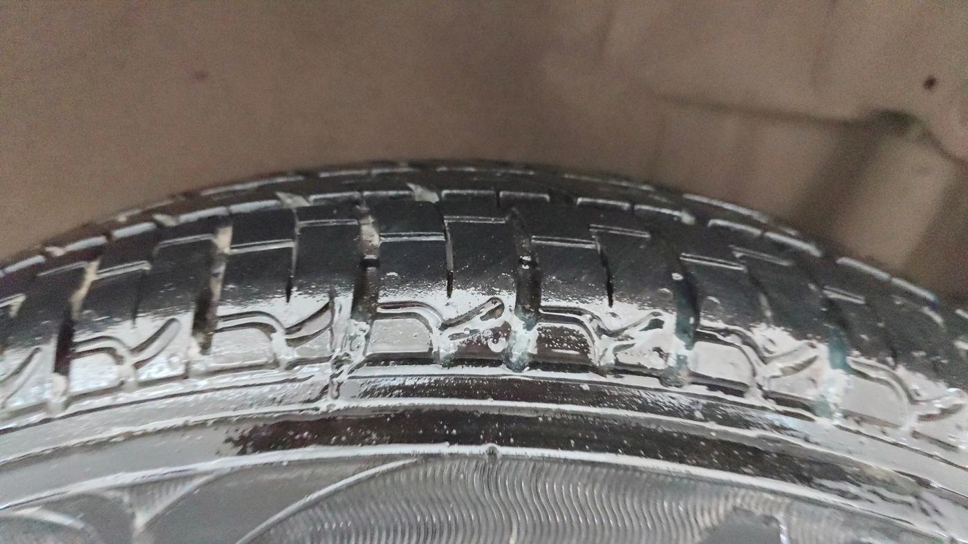 2016 Maruti Wagon R 1.0 VXI AMT, Petrol, Automatic, 96,800 km, Left Rear Tyre Tread