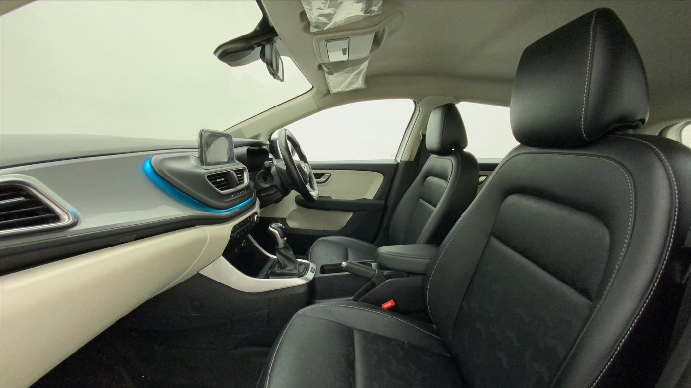2022 Tata ALTROZ XZA PLUS, Petrol, Automatic, 9,036 km, Right Side Front Door Cabin