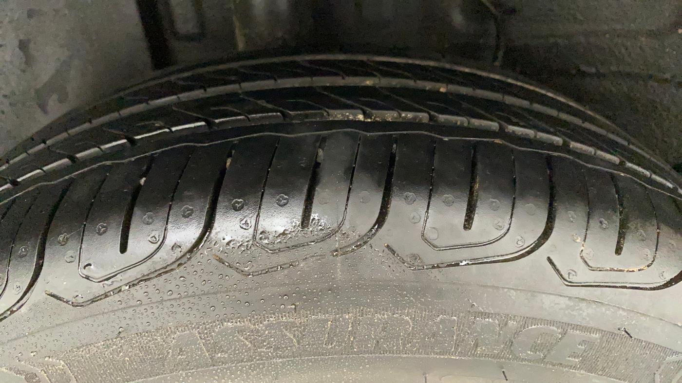 2022 Tata ALTROZ XZA PLUS, Petrol, Automatic, 9,036 km, Right Rear Tyre Tread