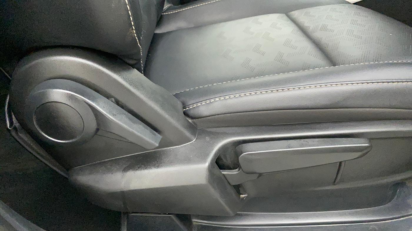2022 Tata ALTROZ XZA PLUS, Petrol, Automatic, 9,036 km, Driver Side Adjustment Panel