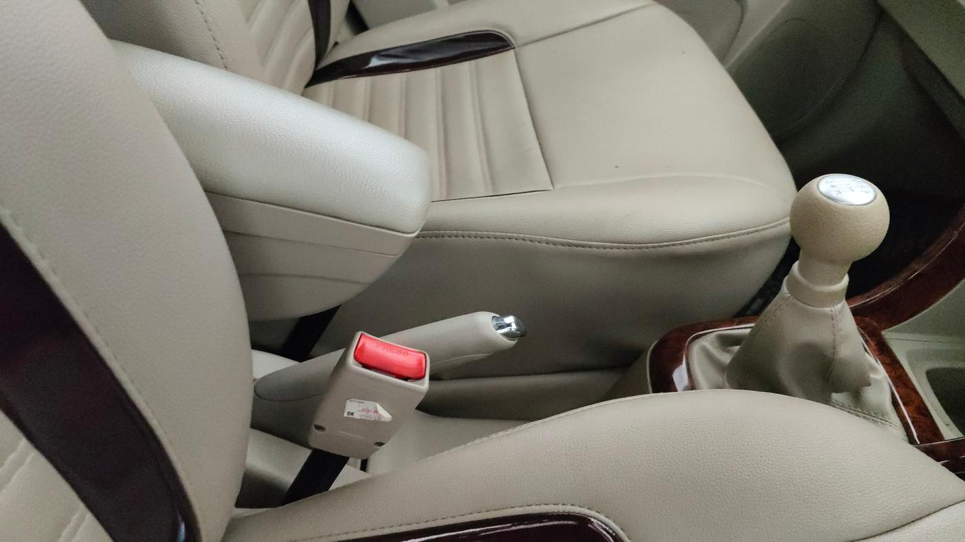 2017 Maruti Ertiga ZDI + SHVS, Diesel, Manual, 49,592 km, Gear Lever