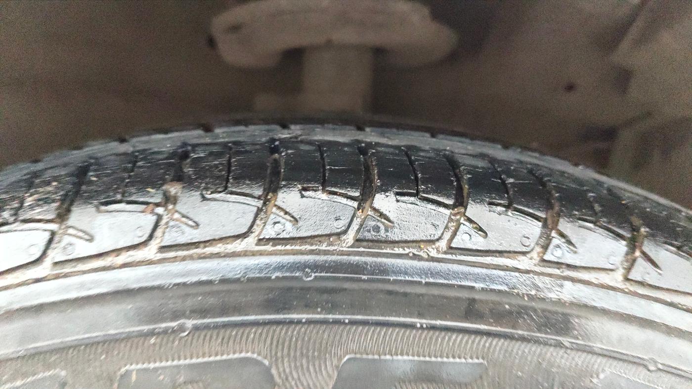 2017 Maruti Ertiga ZDI + SHVS, Diesel, Manual, 49,592 km, Right Front Tyre Tread