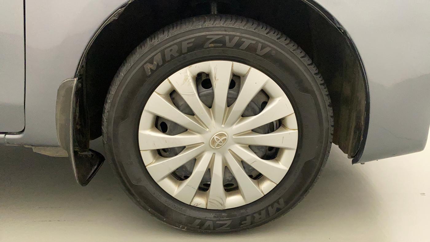 2014 Toyota Etios Liva G, Petrol, Manual, 23,685 km, Right Front Wheel